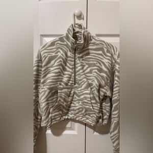 Aritzia/TNA Cropped Quarterzip